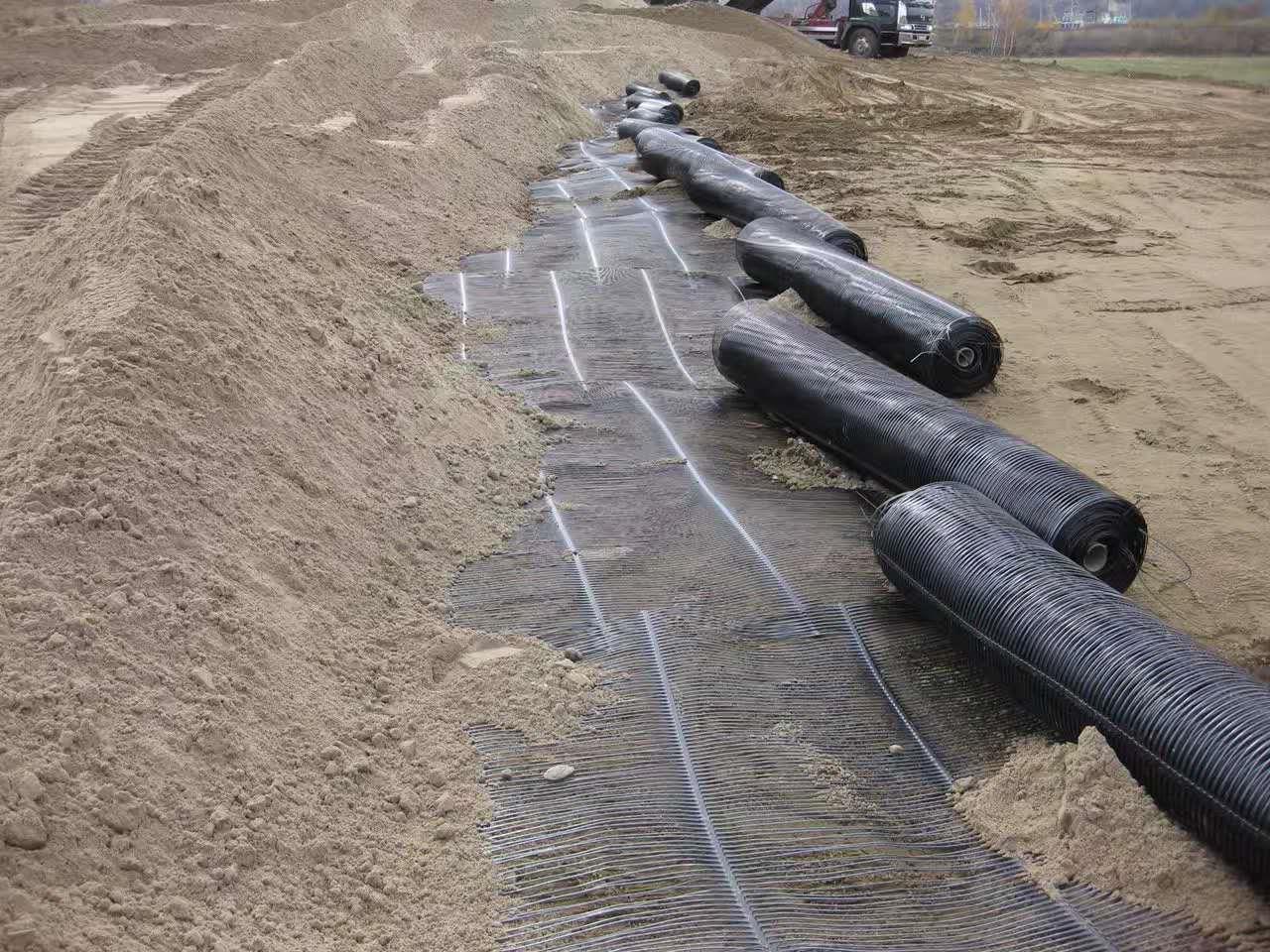 �������